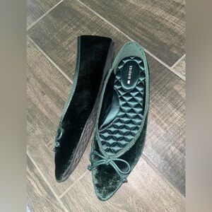 Birdies The Goldfinch Velour Ballet Flats with Bows in Deep Green Sz 6
